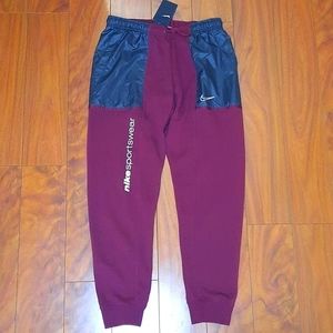 Nike  Women's Medium Sweatpants Burgundy